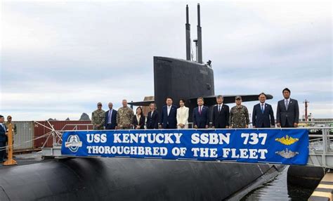 USS Kentucky Maintenance